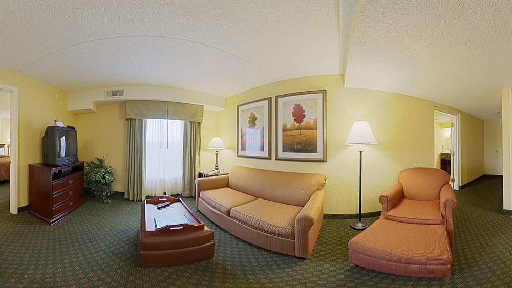 โฮมวู้ด สวีท บาย ฮิลตัน ออกัสตา Hotel ภายนอก รูปภาพ